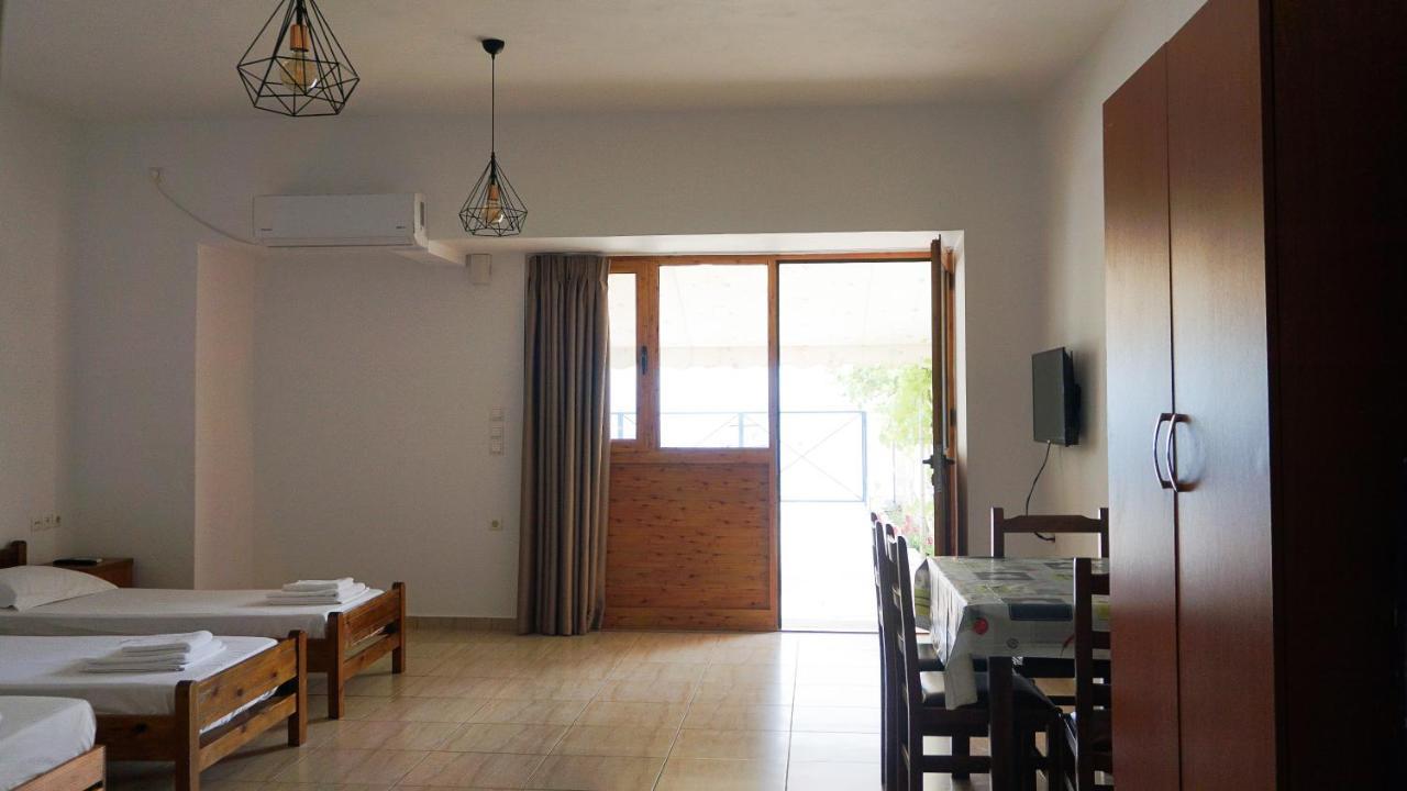 Joana'S Rooms Himare Exterior photo